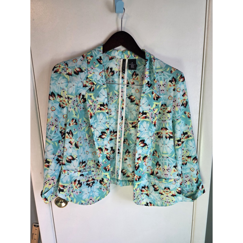 New Directions Women's Size Medium Unlined Jacket GUC Lightweight